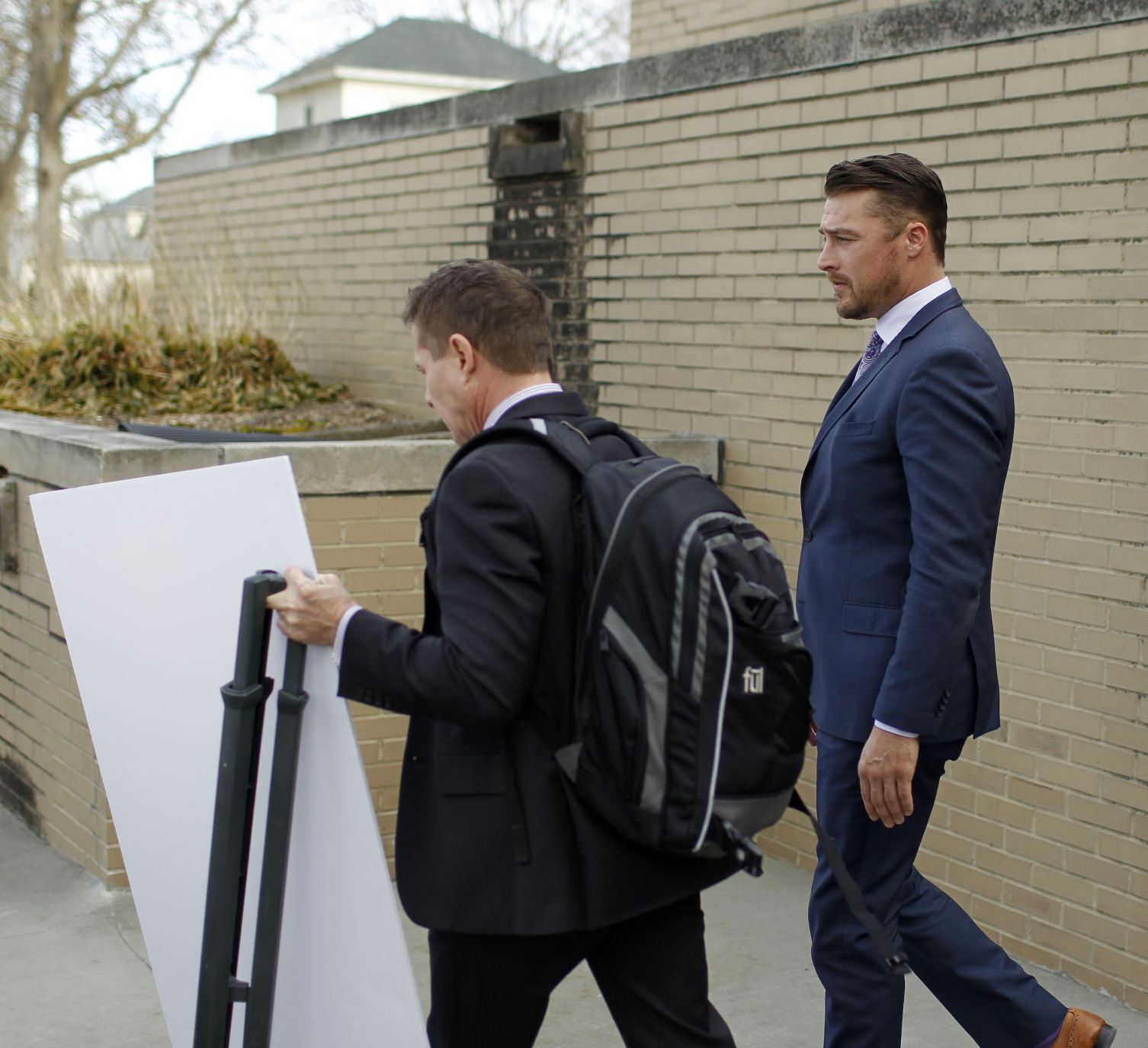 112717mp-Chris-Soules-outside-3